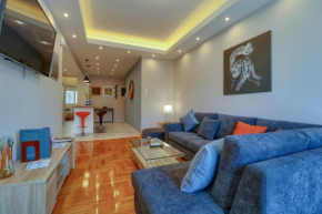 Contemporary 93m2 apt near Archaeological Museum